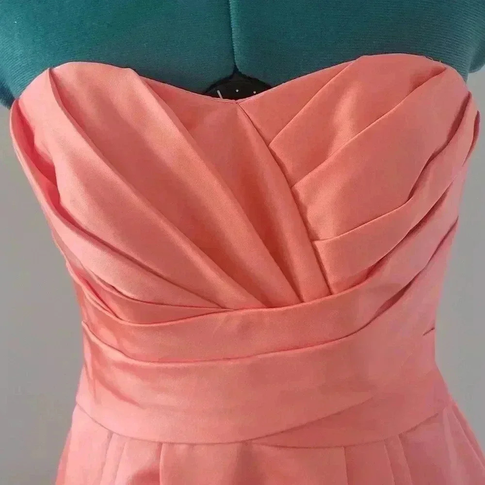 David's Bridal Sweetheart Neckline Size 4 A-line Satin Cocktail Dress - Picture 5 of 6